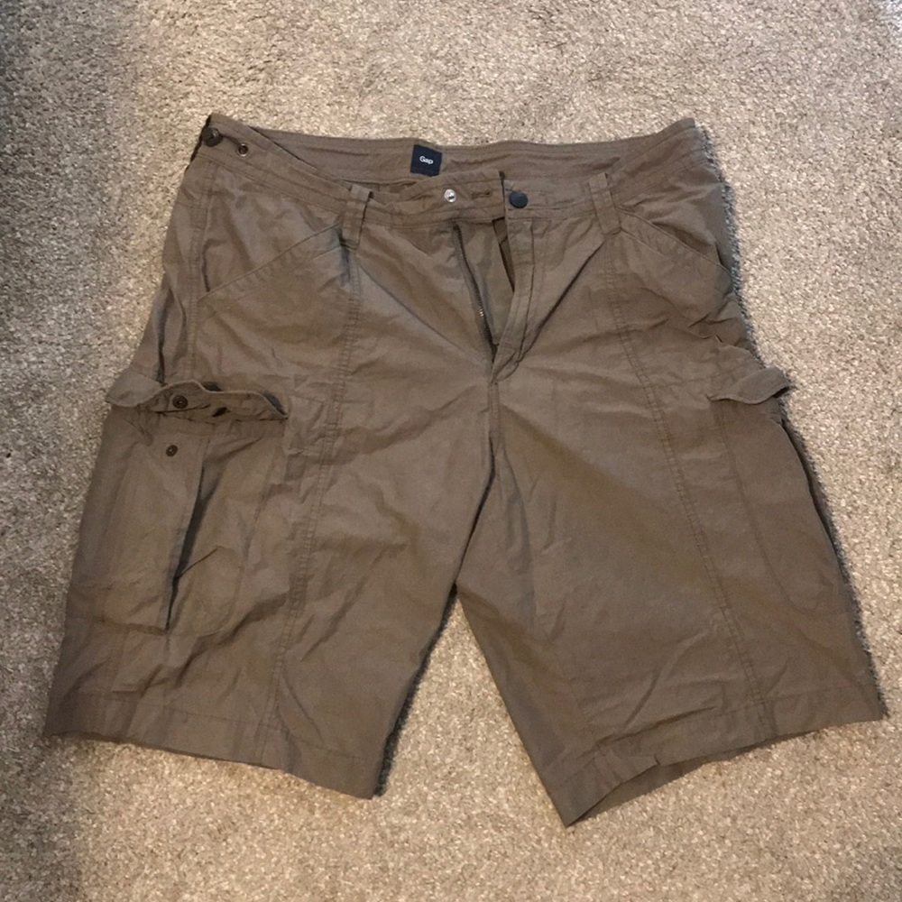 Gap Men’s cargo shorts